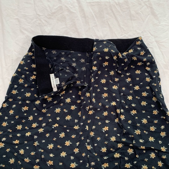 American Eagle Skirt - Picture 2 of 5